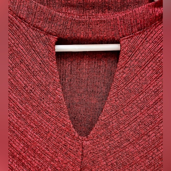 Burgundy Flowy Handkerchief Keyhole Top Size Small Dressy Trendy Monochrome Teen - Picture 4 of 13